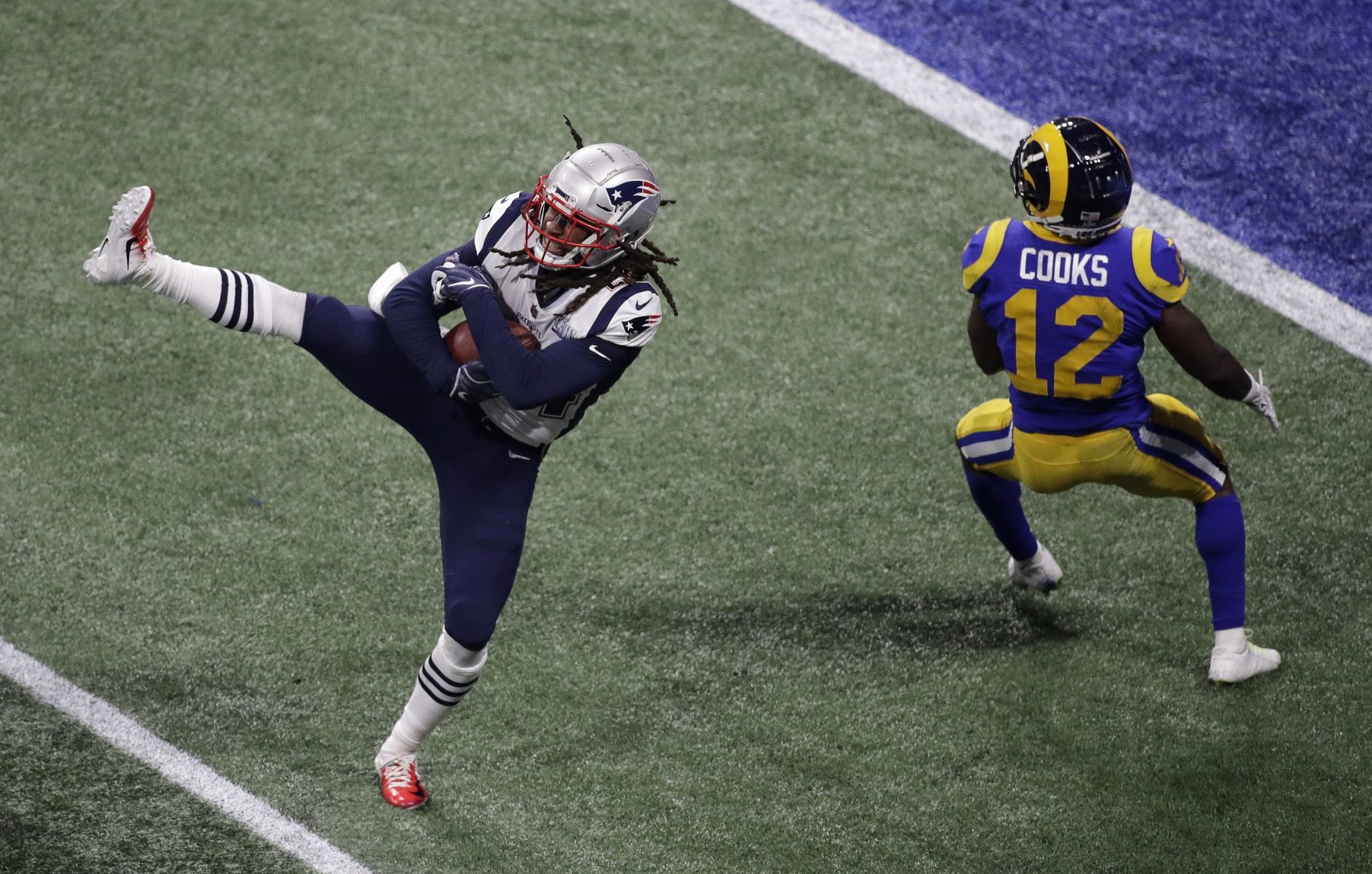 Patriots Rams Super Bowl Football